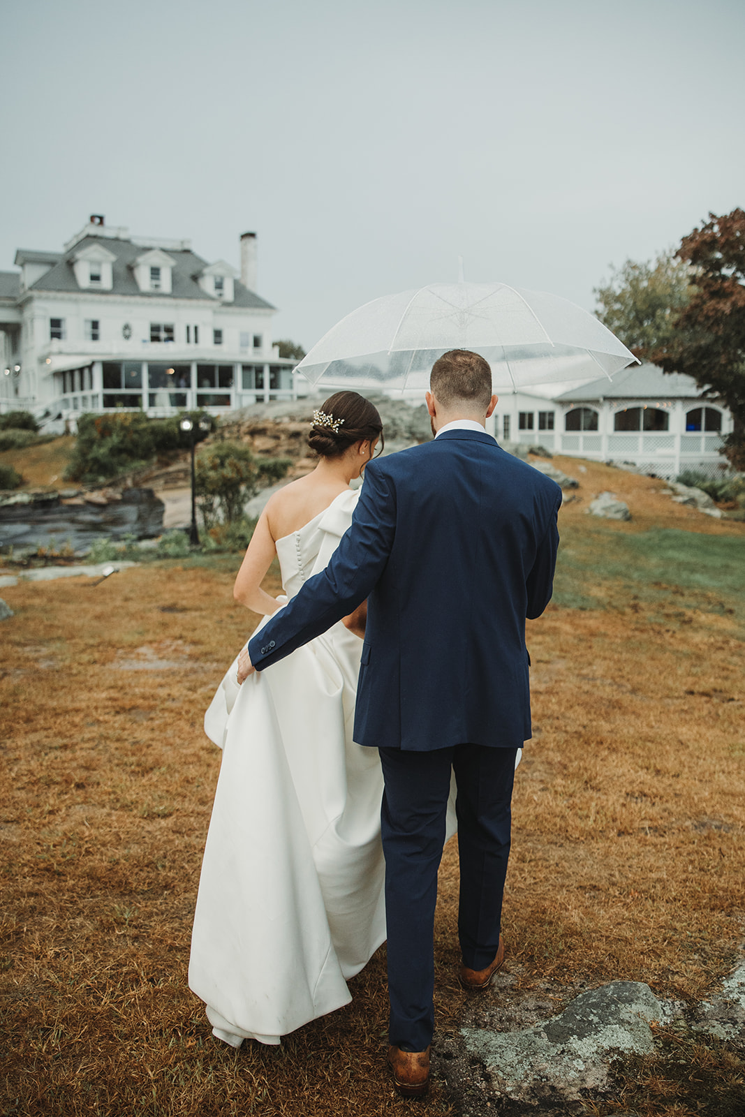 Rainy CT Wedding Along the Shore